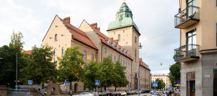 Stockholm tingsrätts exteriör. Foto.